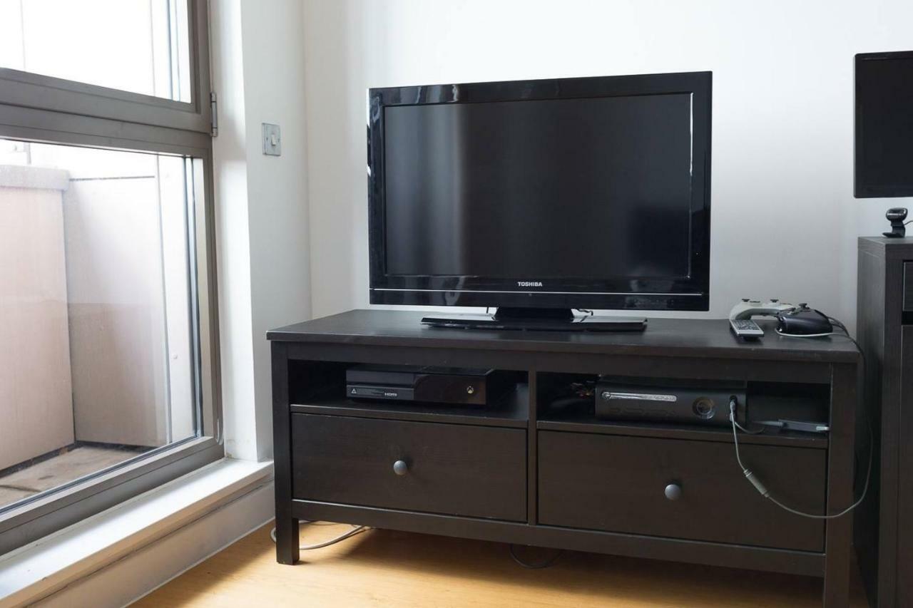 Modern 1 Bedroom Apartment In E1 With Great Views Лондон Экстерьер фото